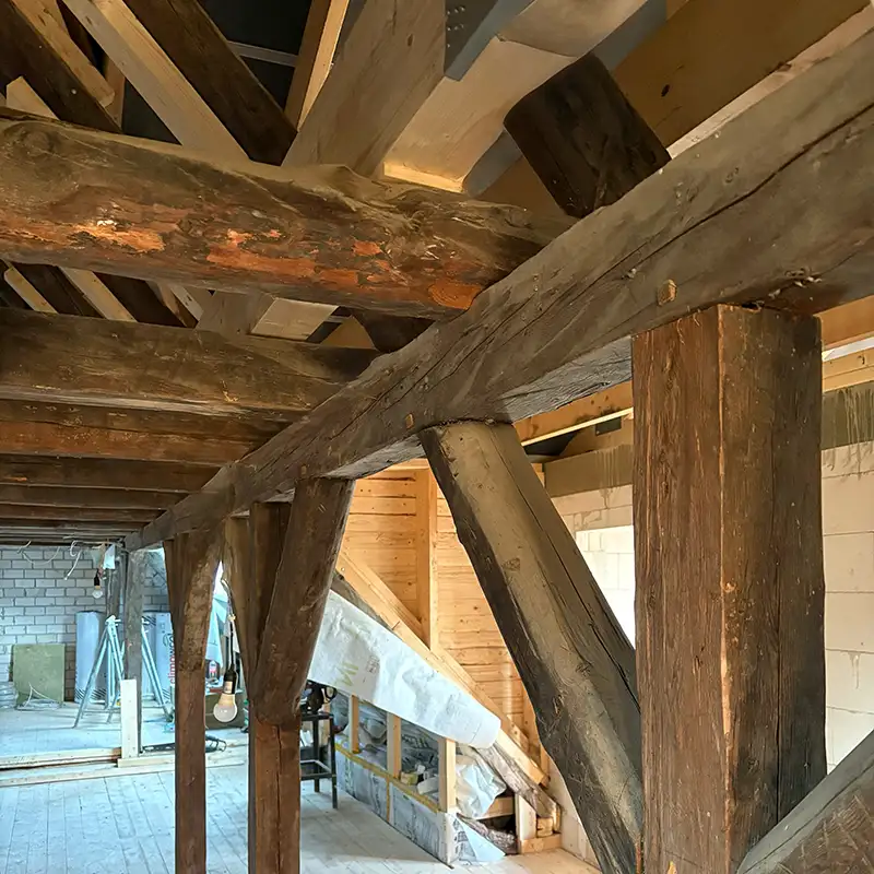 Dachstuhl-Holzreinigung Dachstuhl-Holzreinigung
