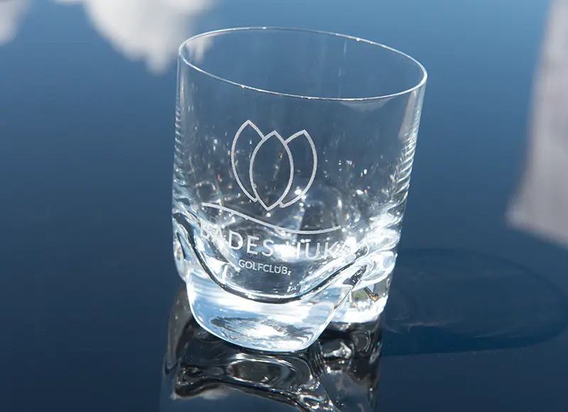 Logo-Gravur in Glas Logo-Gravur in Glas